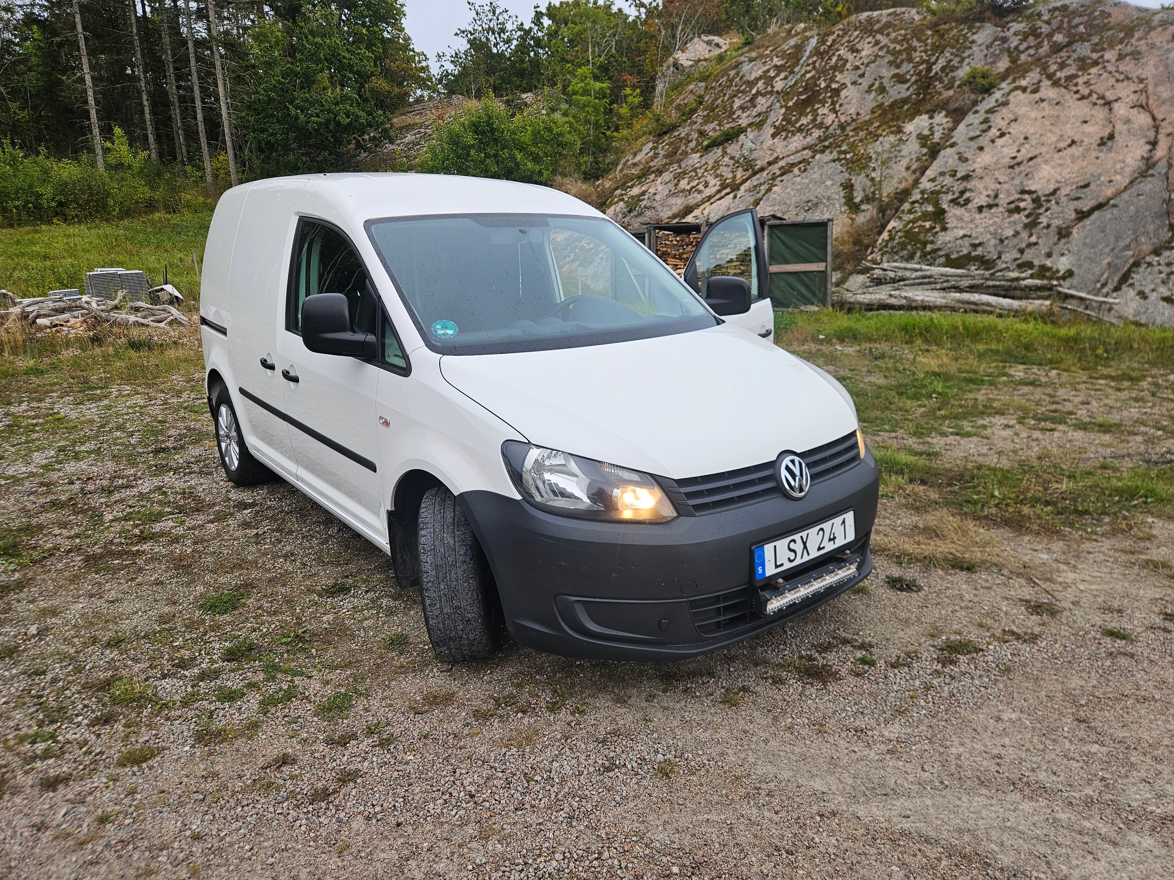 Volkswagen Caddy Skåpbil 1.6 TDI Manuell 2015, bild 2/6