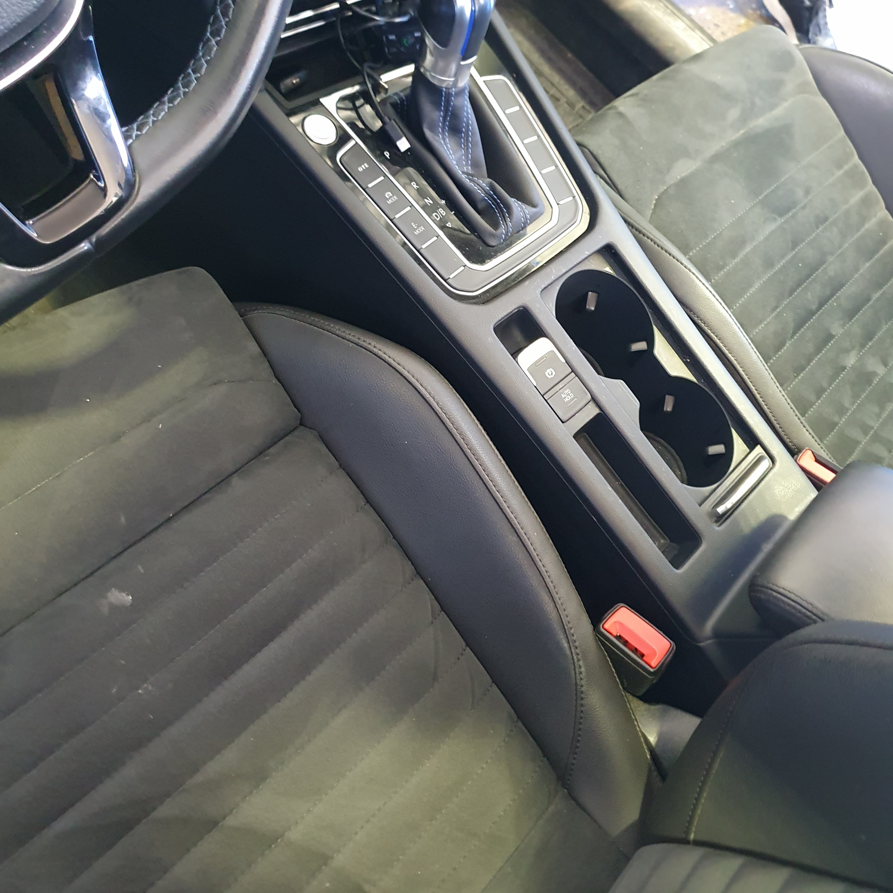 Volkswagen Passat 2017, bild 2/9