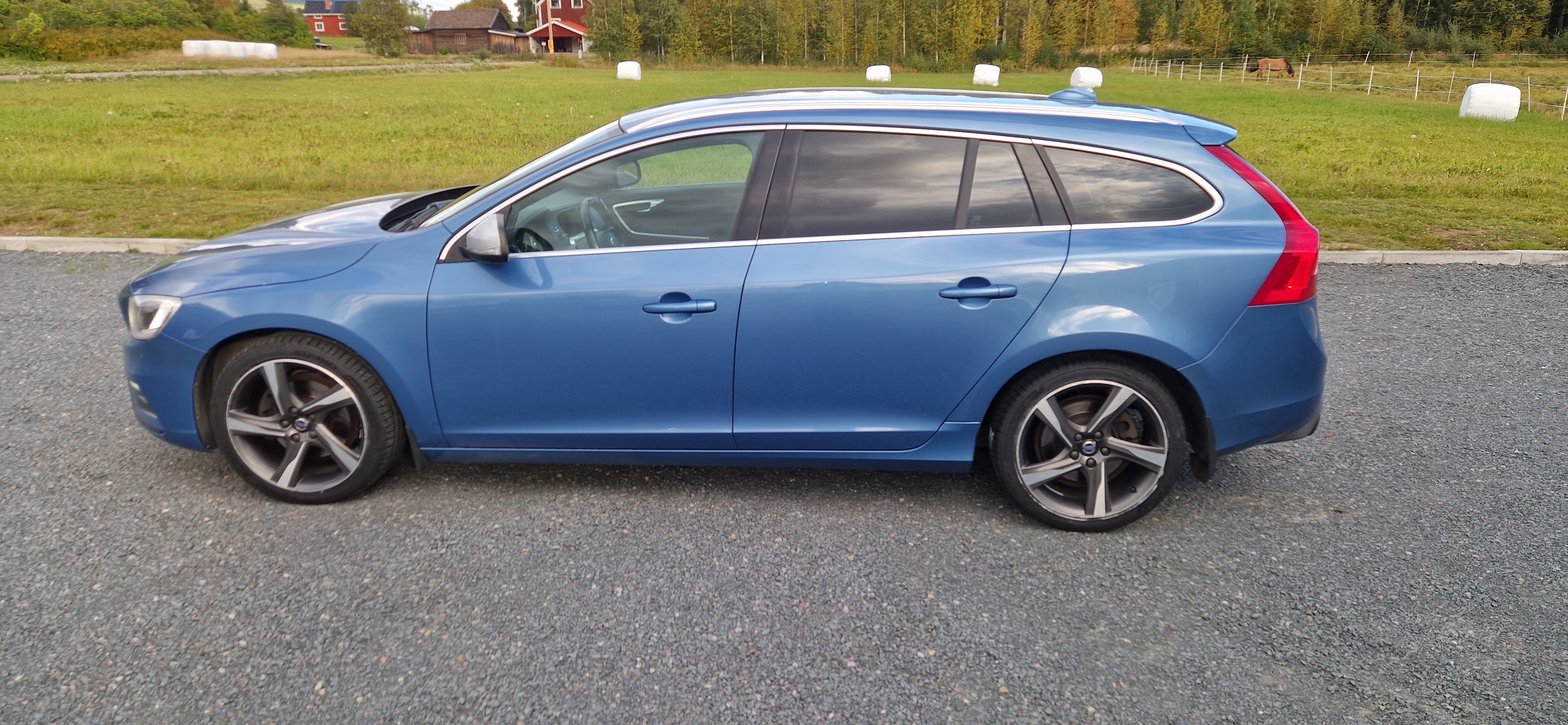 Volvo V60 D4 Geartronic 2016, bild 2/5
