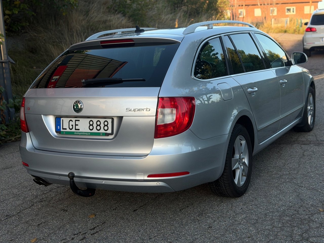 Skoda Superb 2011, bild 4/8
