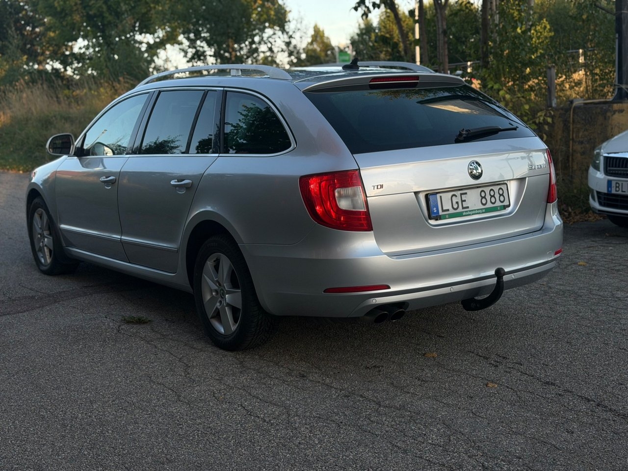 Skoda Superb 2011, bild 5/8
