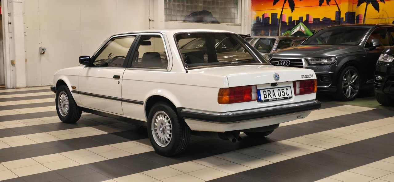 BMW 320 i 2-dörrars Sedan 1987, bild 7/10