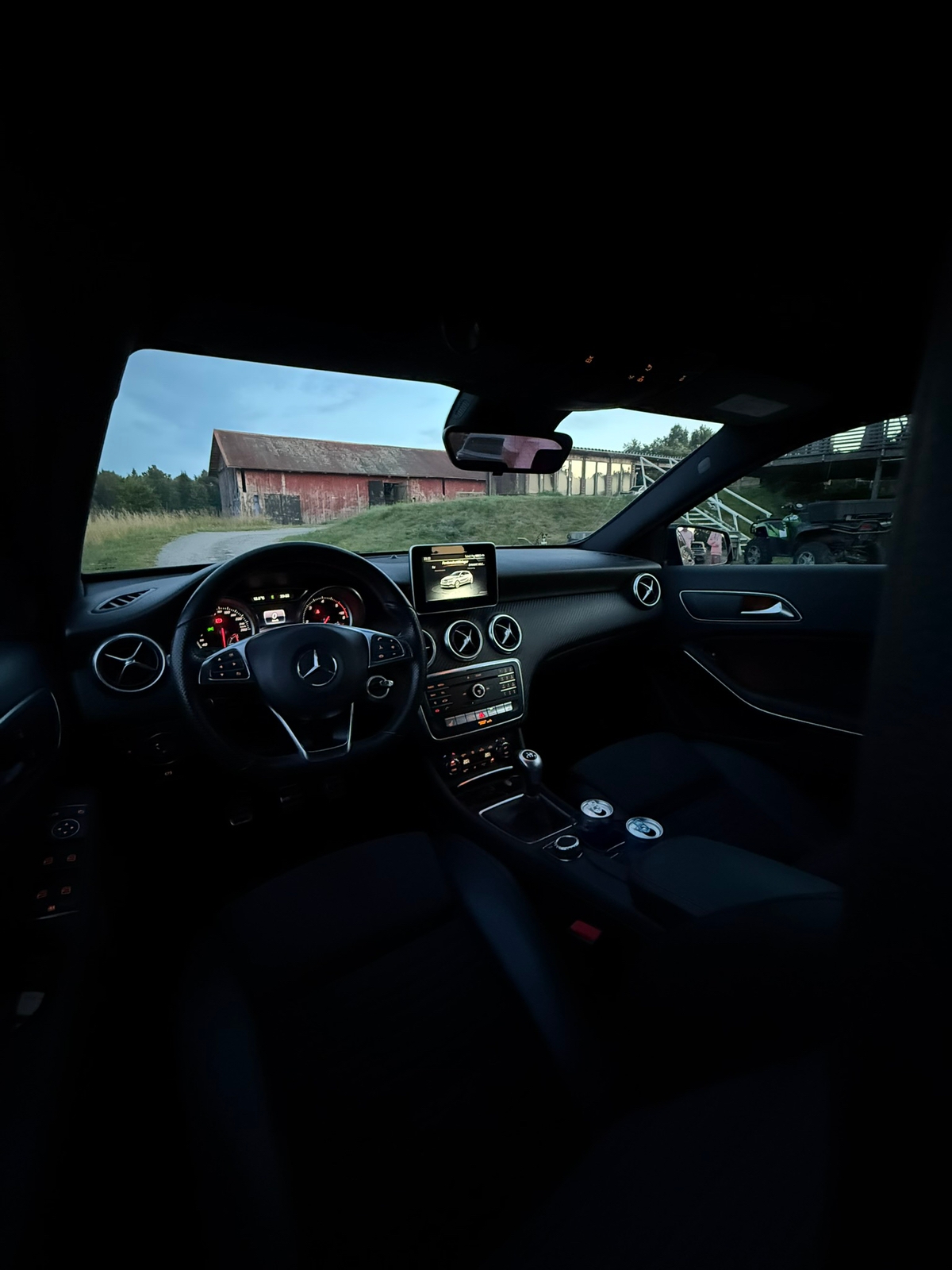 Mercedes-Benz A 180 d Manuell 2016, bild 4/8