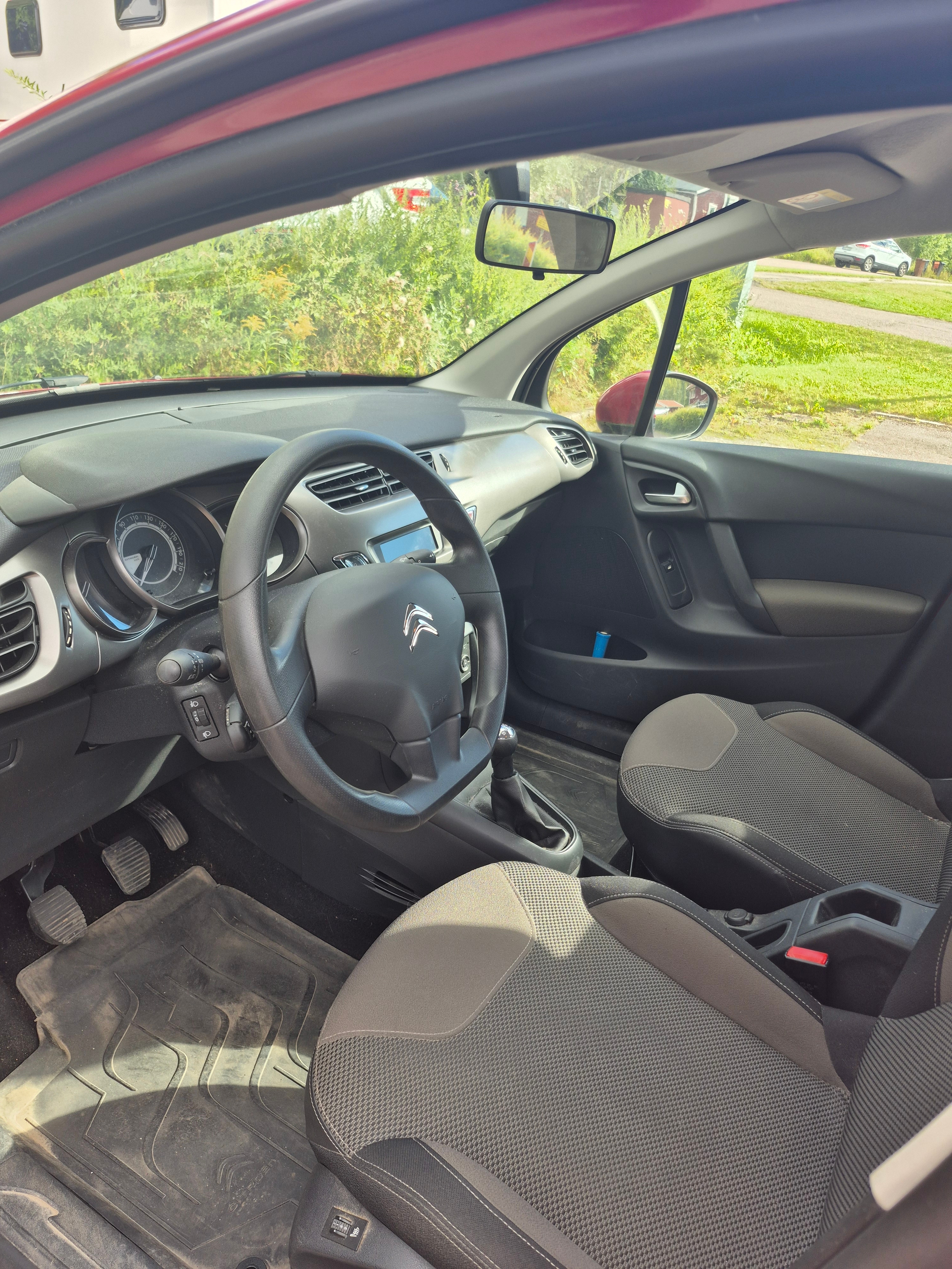 Citroen C3 1.2 PureTech VTi 82 Manuell 2015, bild 5/8