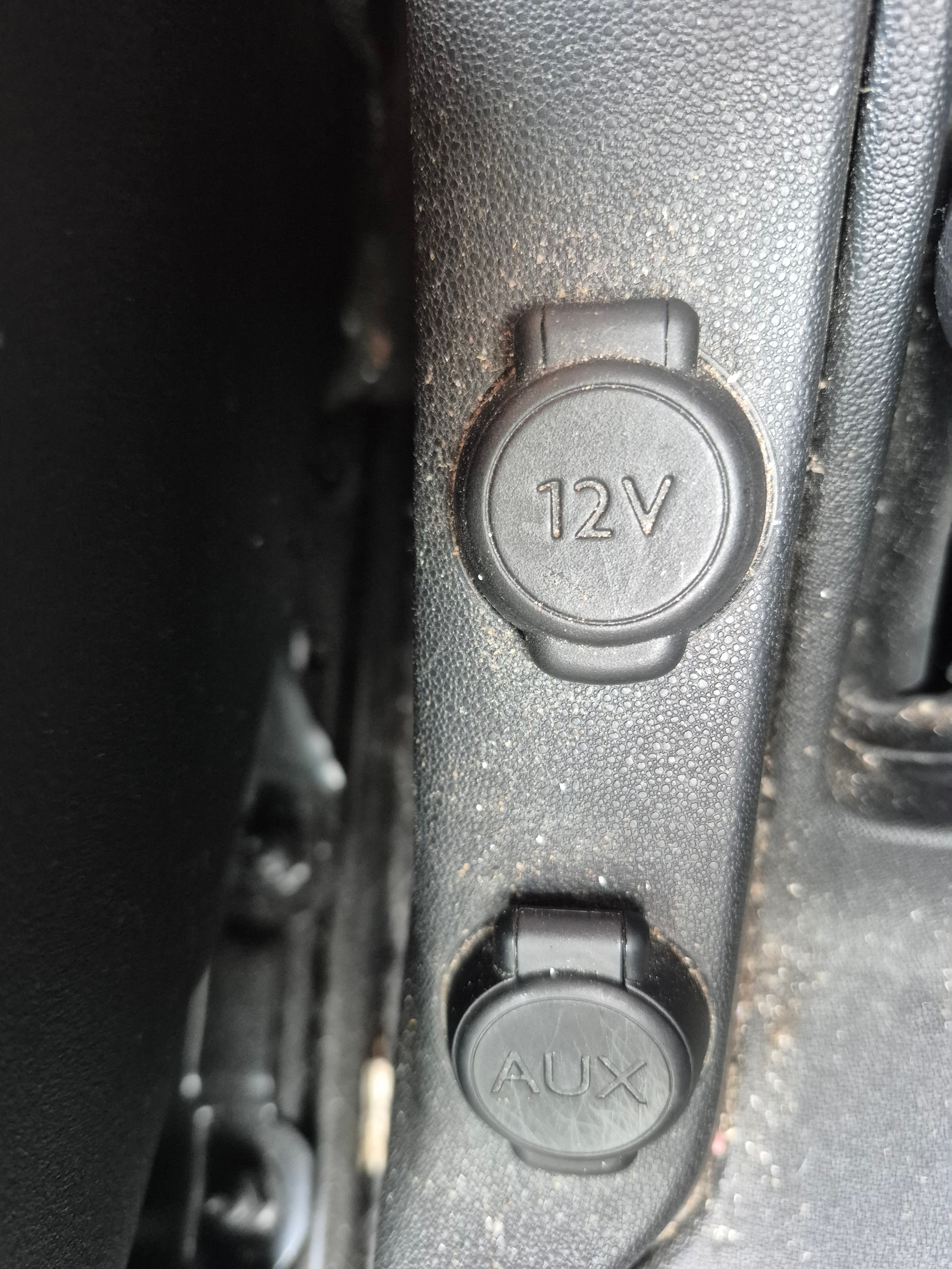 Citroen C3 1.2 PureTech VTi 82 Manuell 2015, bild 8/8