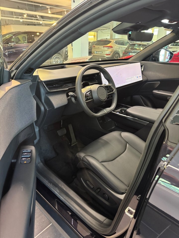 Mazda CX-6e Takumi 78kwh 2026, photo 2/10
