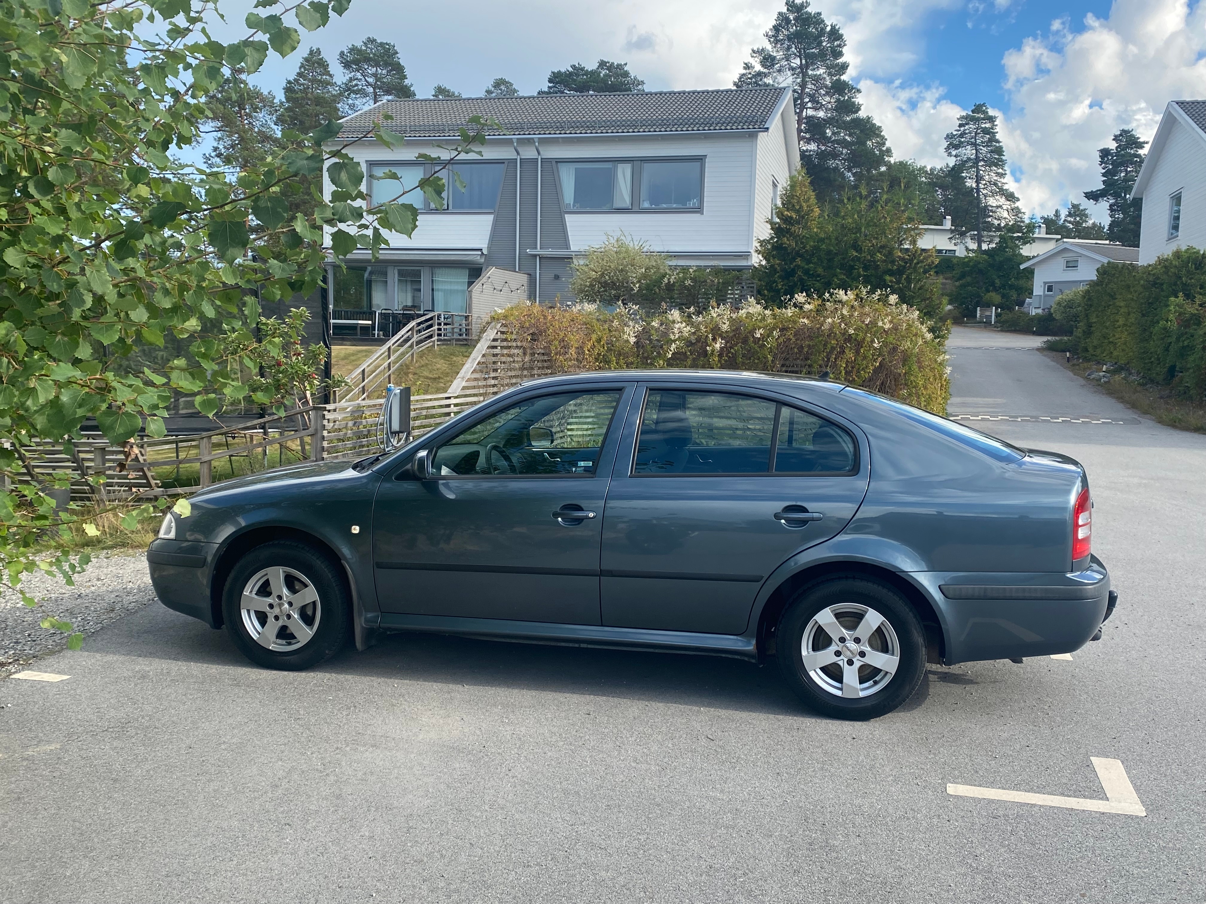Skoda Octavia Tour 1.6 MPI Manuell 2004, bild 4/10