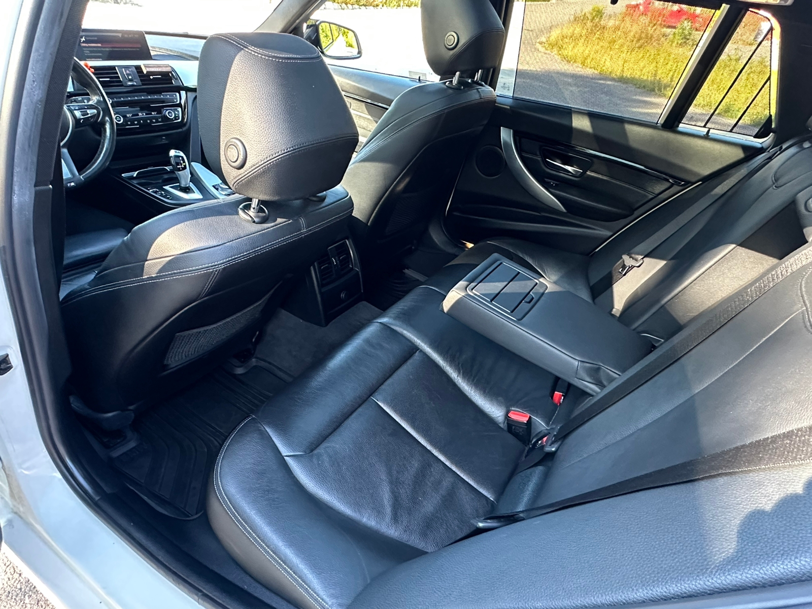 BMW 320 d Touring Steptronic 2018, photo 6/6