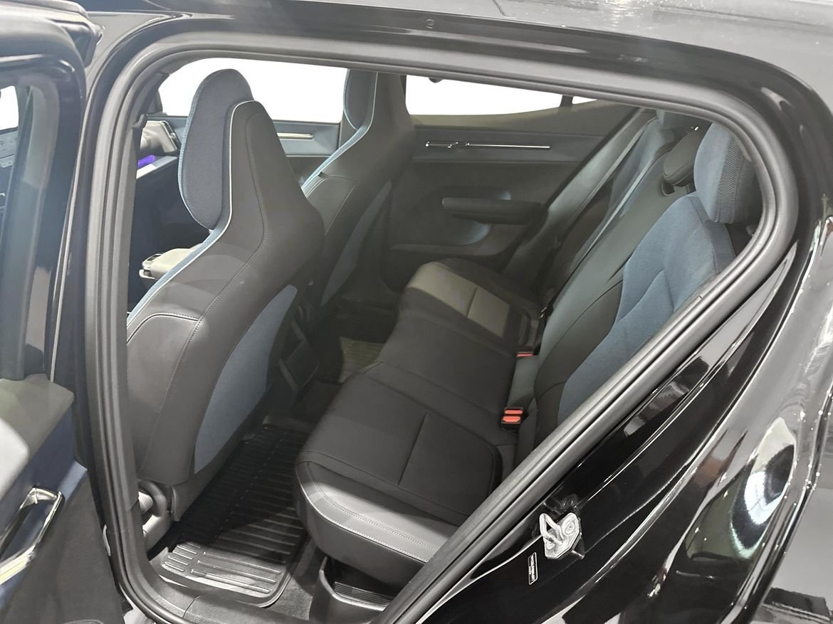 Volvo EX30 2024, bild 7/10