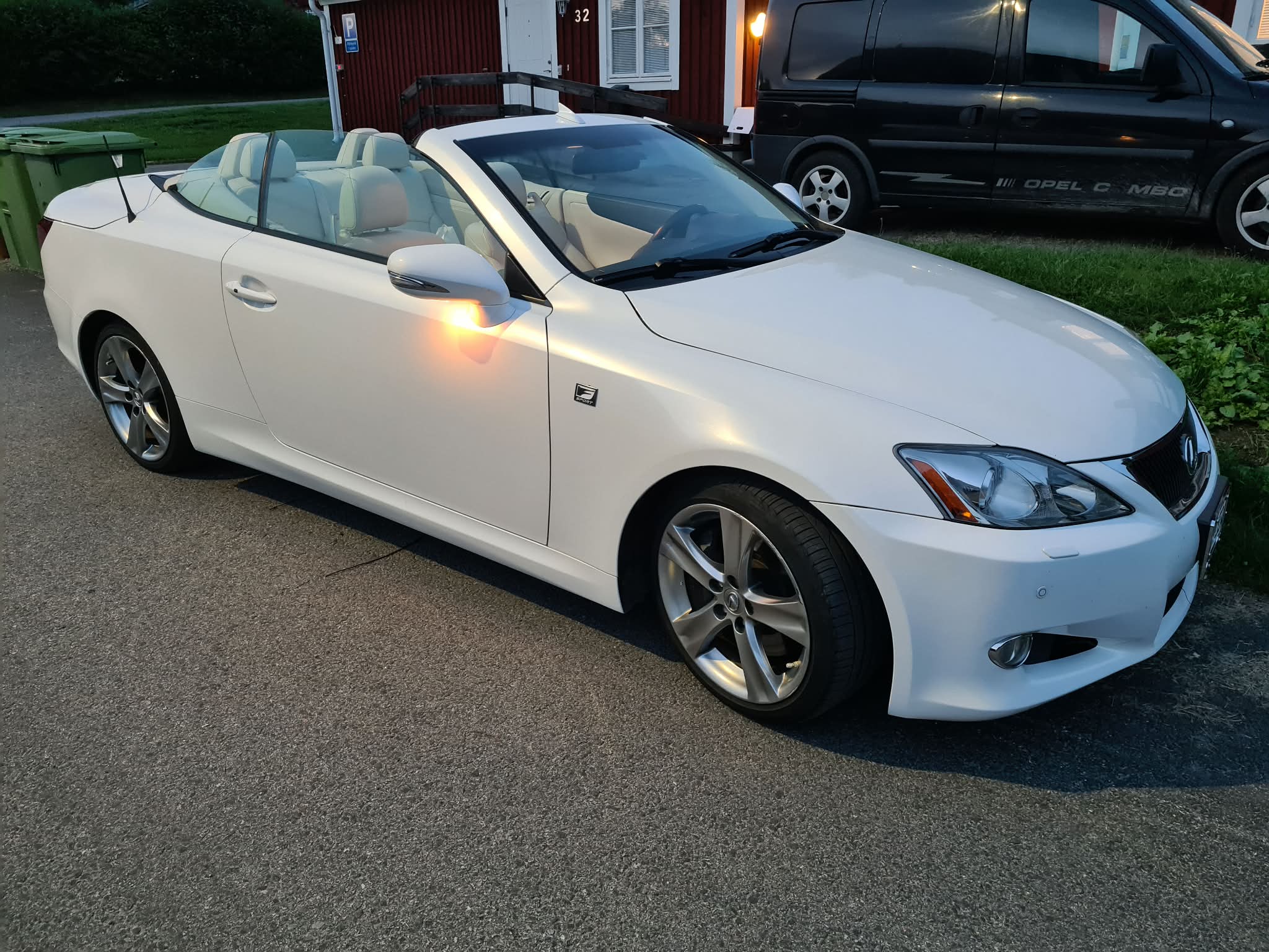 Lexus IS 250C IS 350C F-sport Cabriolet 2010, bild 3/7