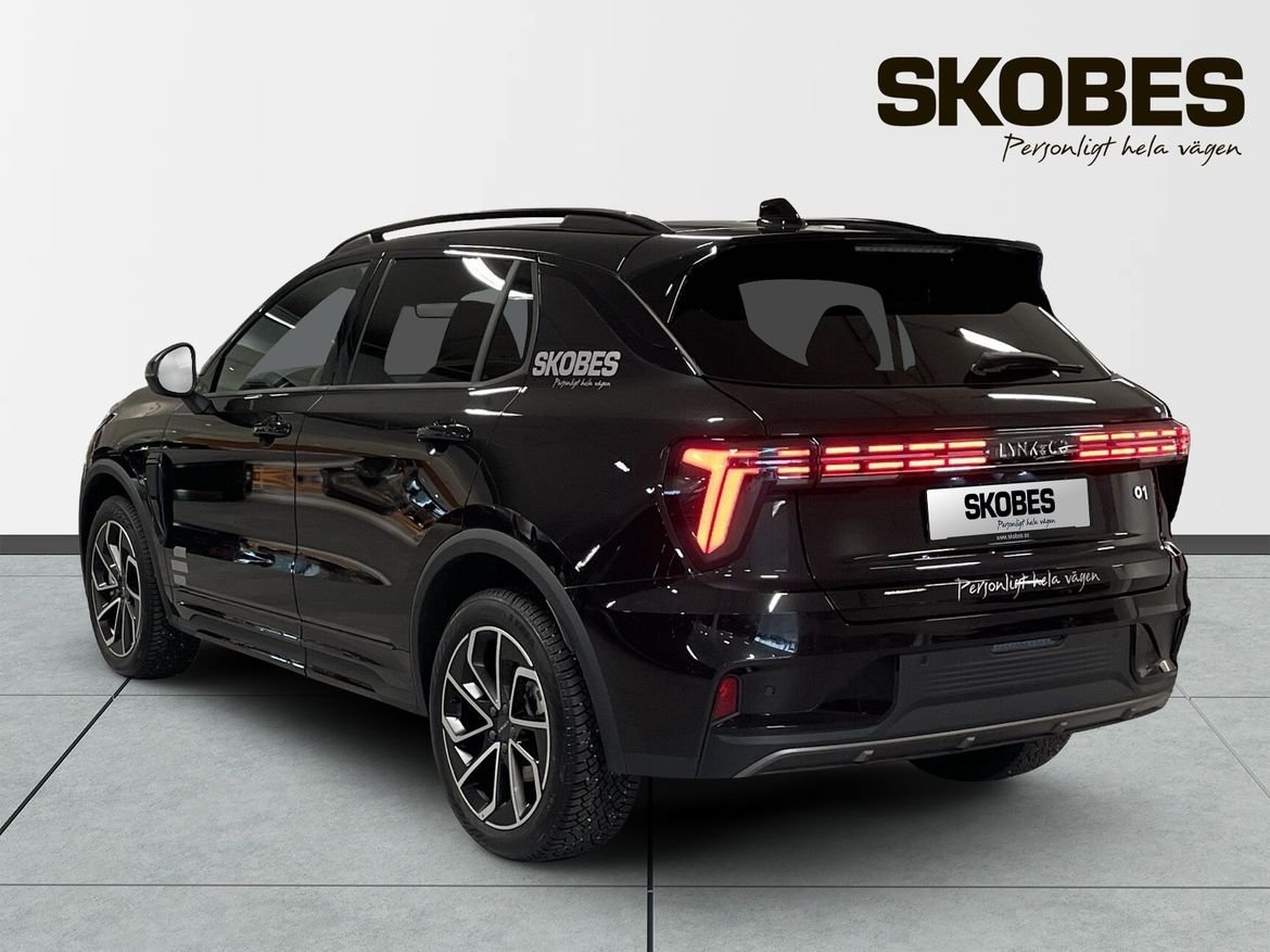 Lynk & Co 01 More PHEV 2025, bild 4/10
