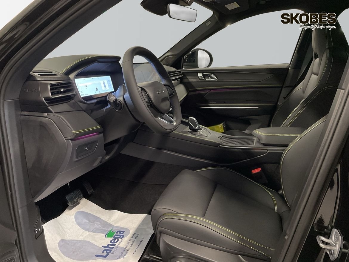 Lynk & Co 01 More PHEV 2025, bild 7/10