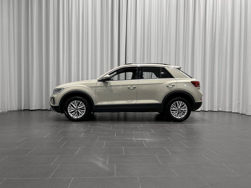Volkswagen T-Roc TSI 110hk 2023, bild 2/13