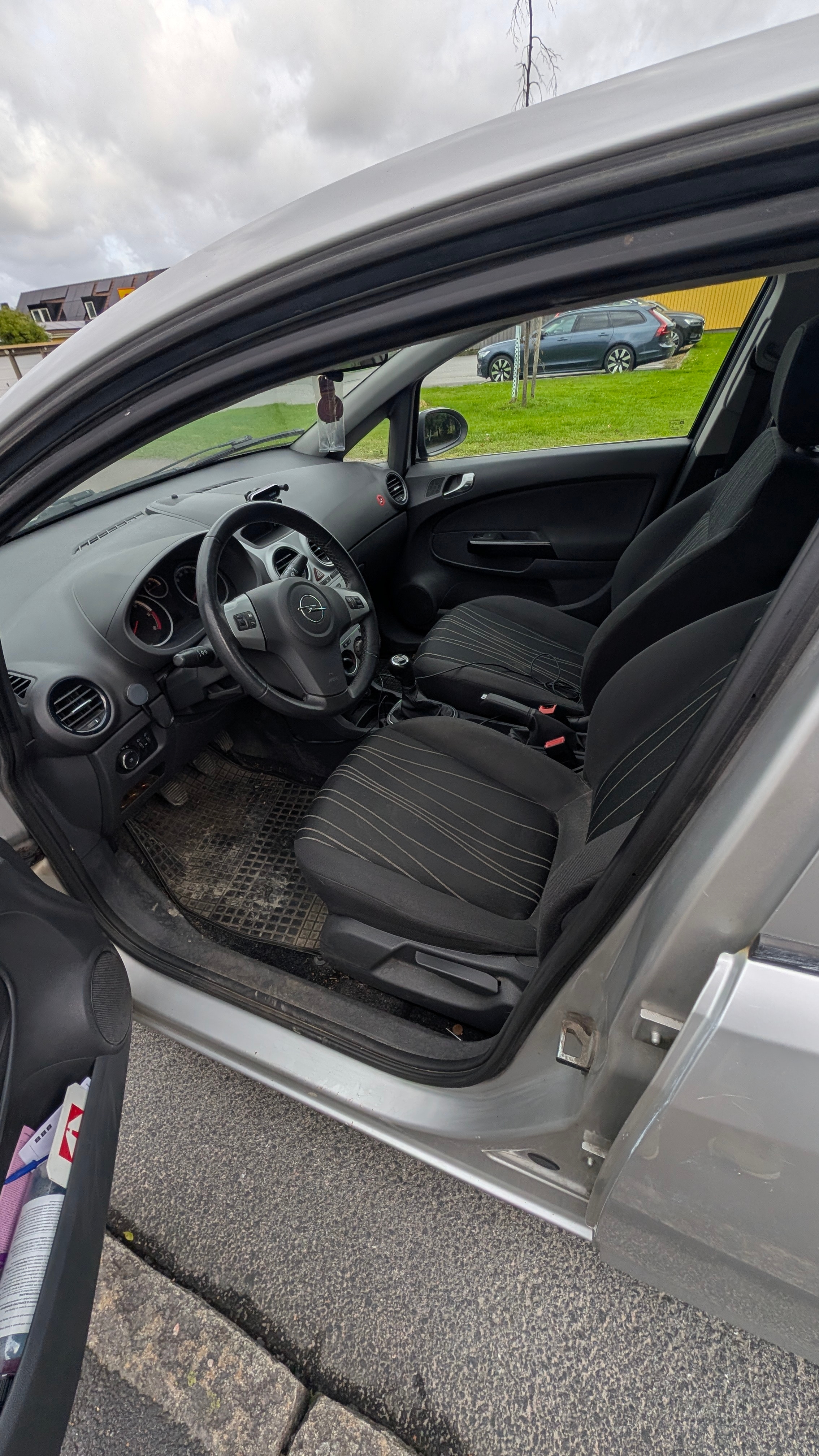 Opel Corsa 2011, photo 6/7