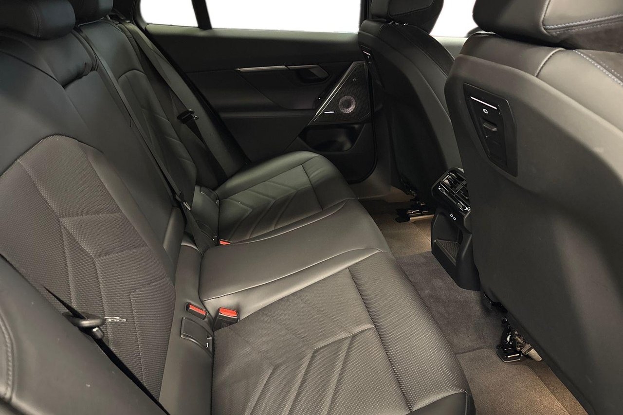 BMW 530 e xDrive Touring M-Sport 2025, bild 7/10