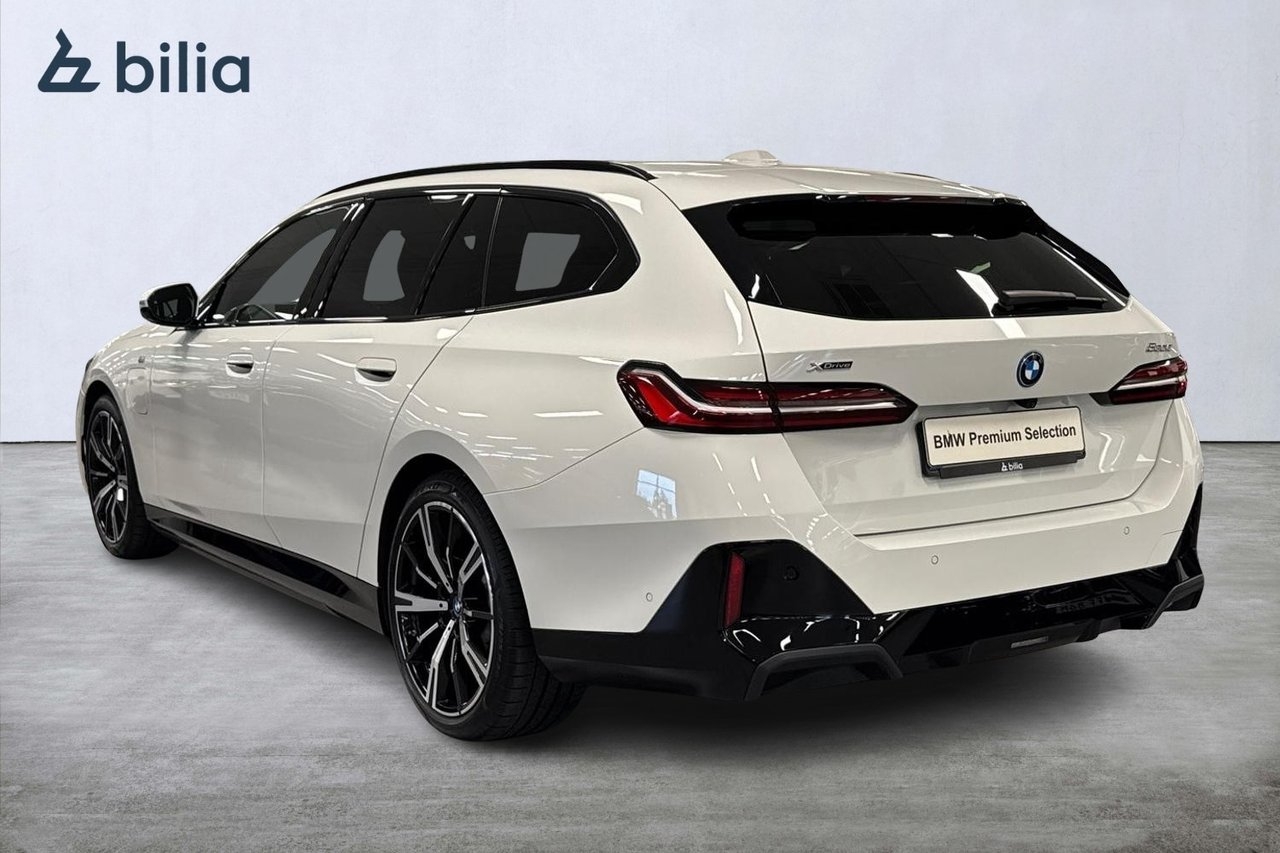 BMW 530 e xDrive Touring M-Sport 2025, bild 2/10