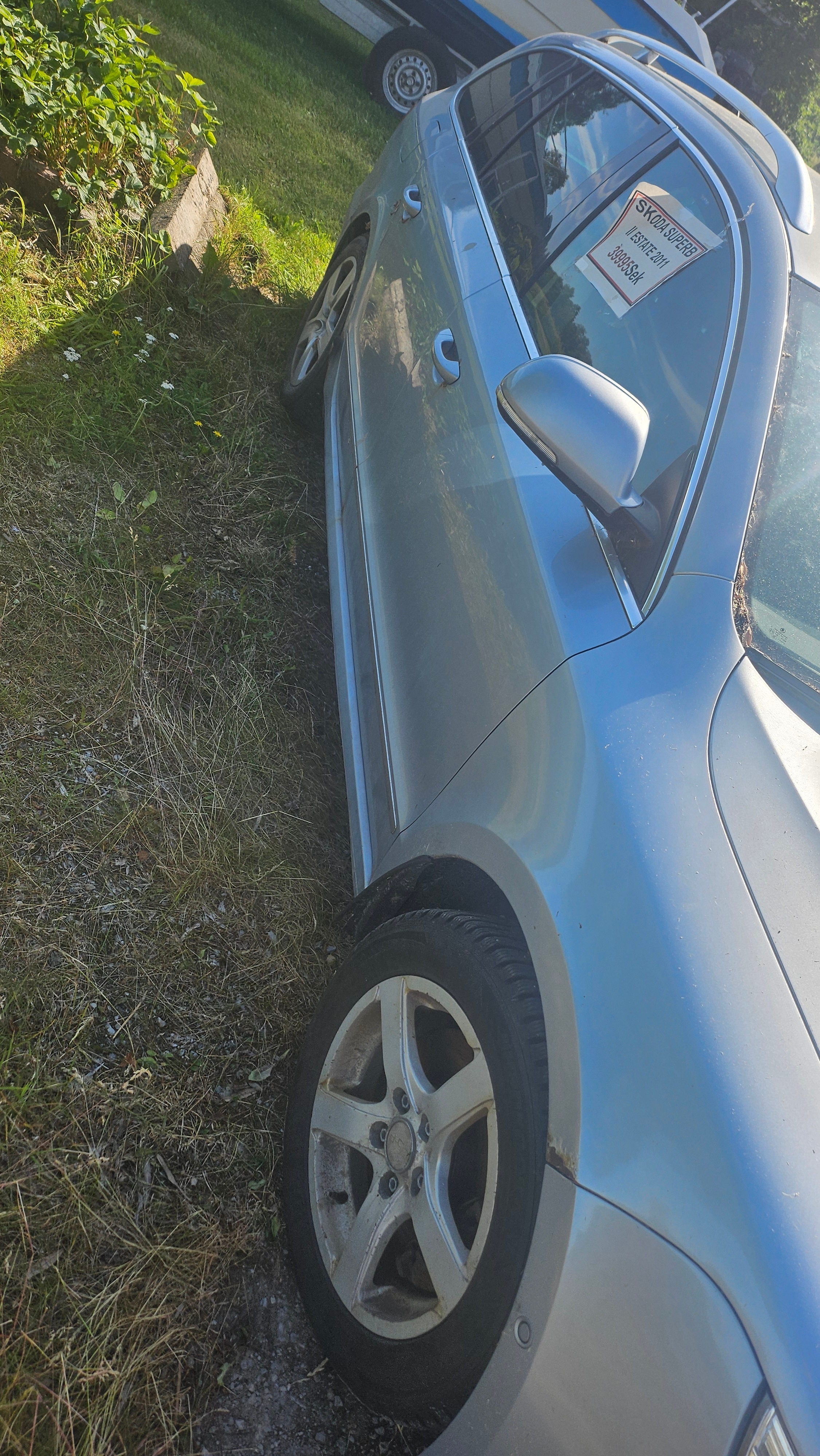 Skoda Superb Kombi 2.0 TDI 4x4 Manuell 2011, kuva 6/10