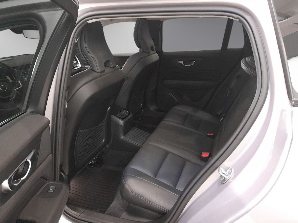 Volvo V60 T6 Plus Dark Nordic Edition 2026, bild 6/10
