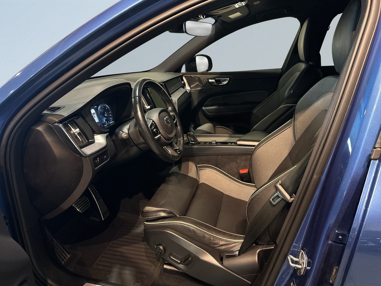 Volvo XC60 B4 AWD R-Design Drag Pvärm 2021, photo 7/24