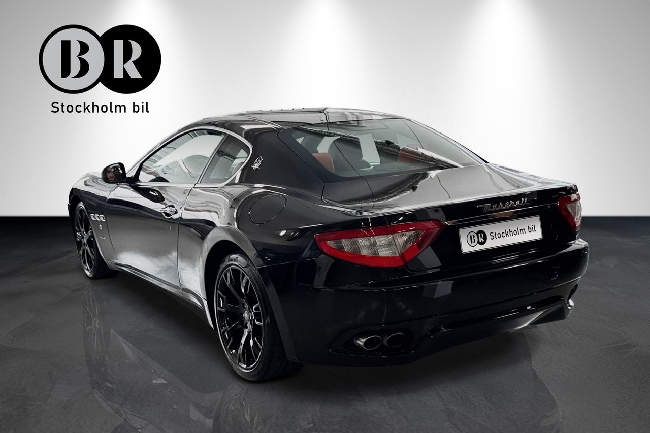 Maserati GranTurismo S 4.7 V8 2011, kuva 2/10