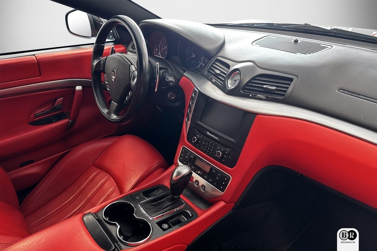 Maserati GranTurismo S 4.7 V8 2011, kuva 6/10