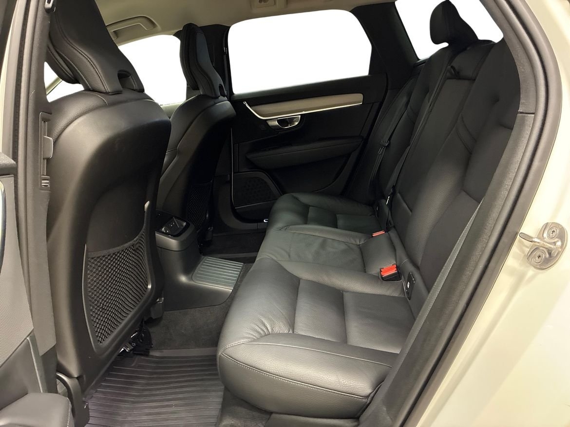 Volvo V90 Recharge T6 Core Edition 2024, photo 6/14