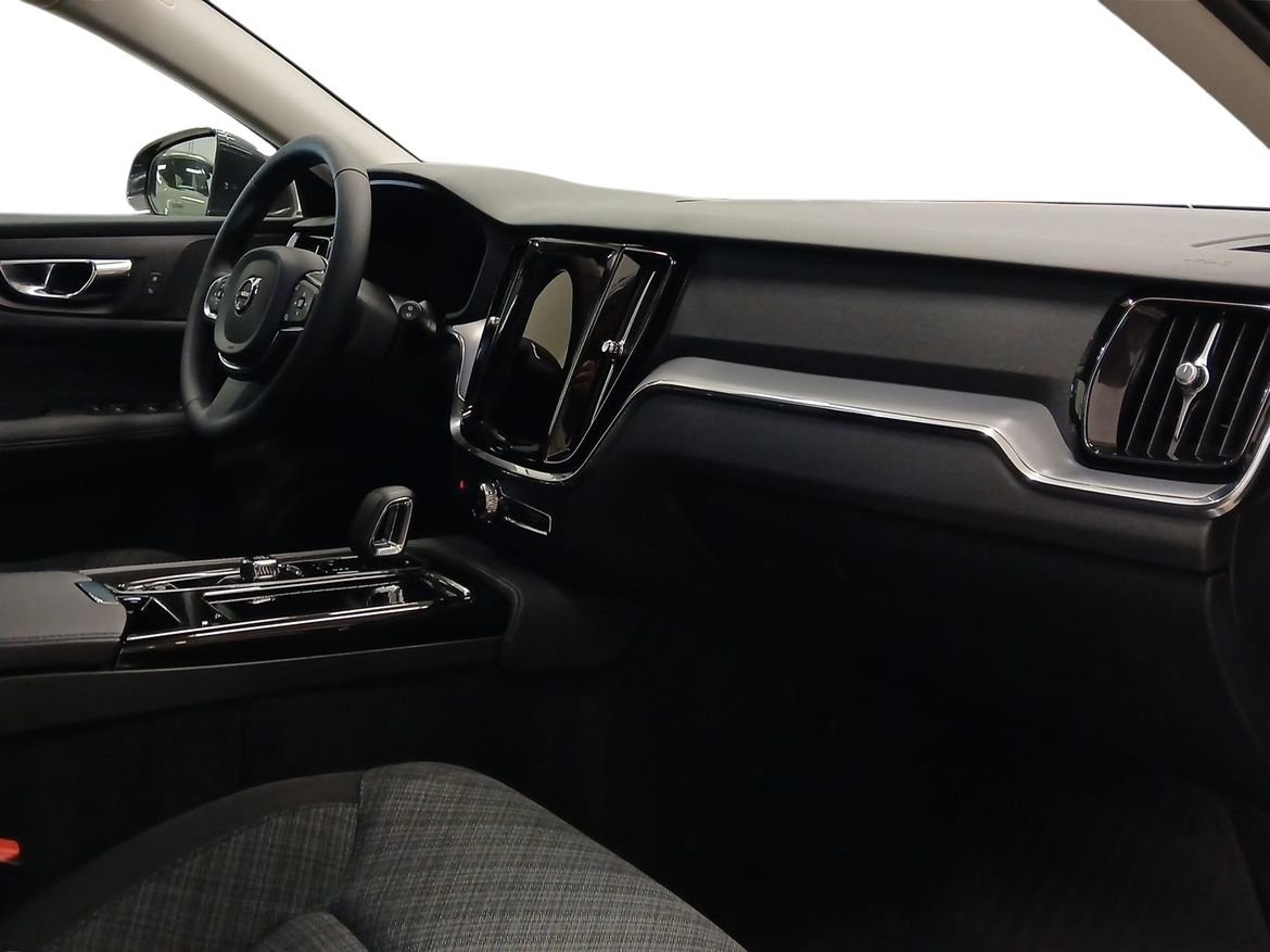 Volvo V60 Recharge T6 II Core Edition 2024, bild 4/14