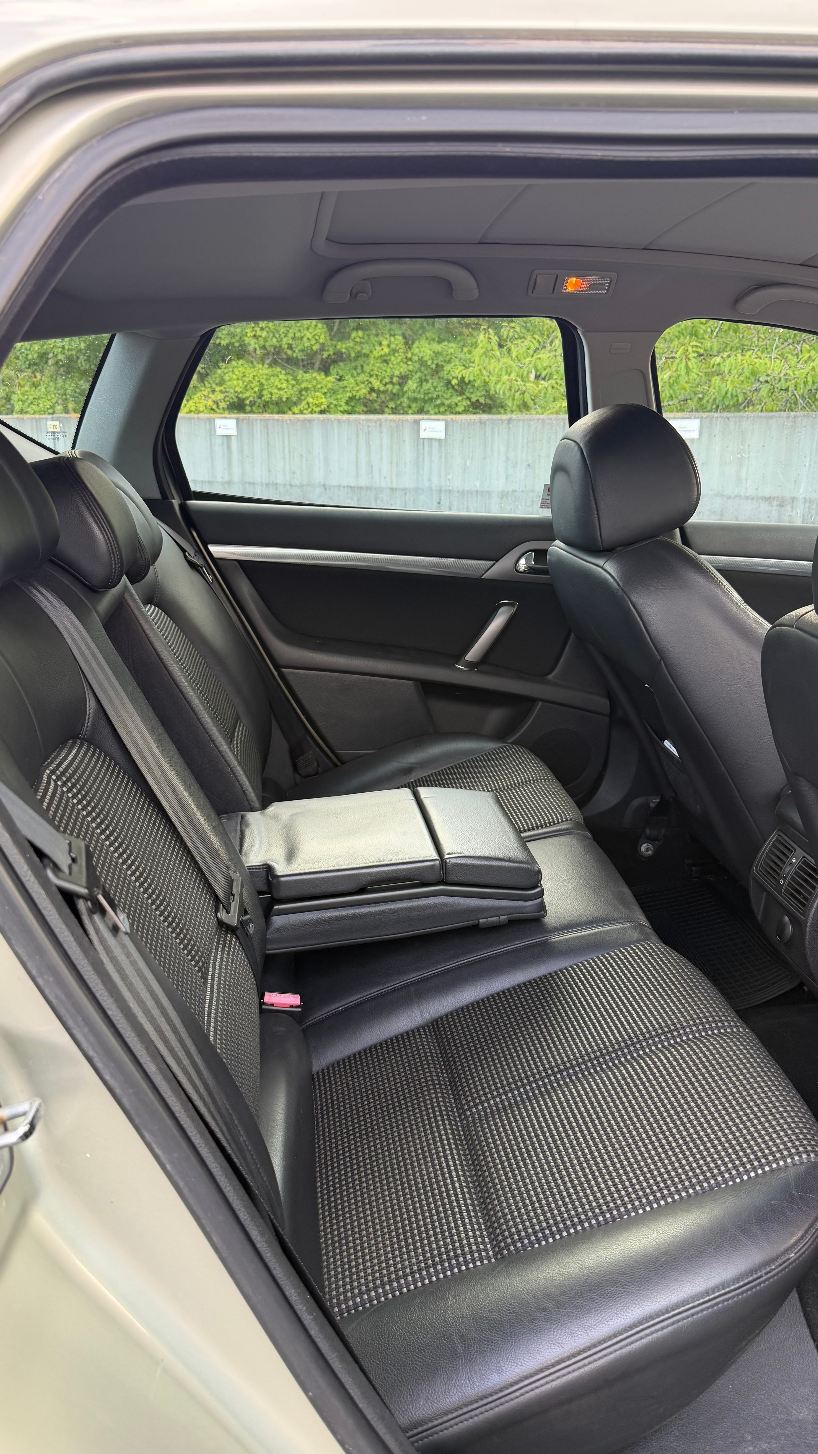Peugeot 407 SW 2.2 Manuell 2005, kuva 6/8