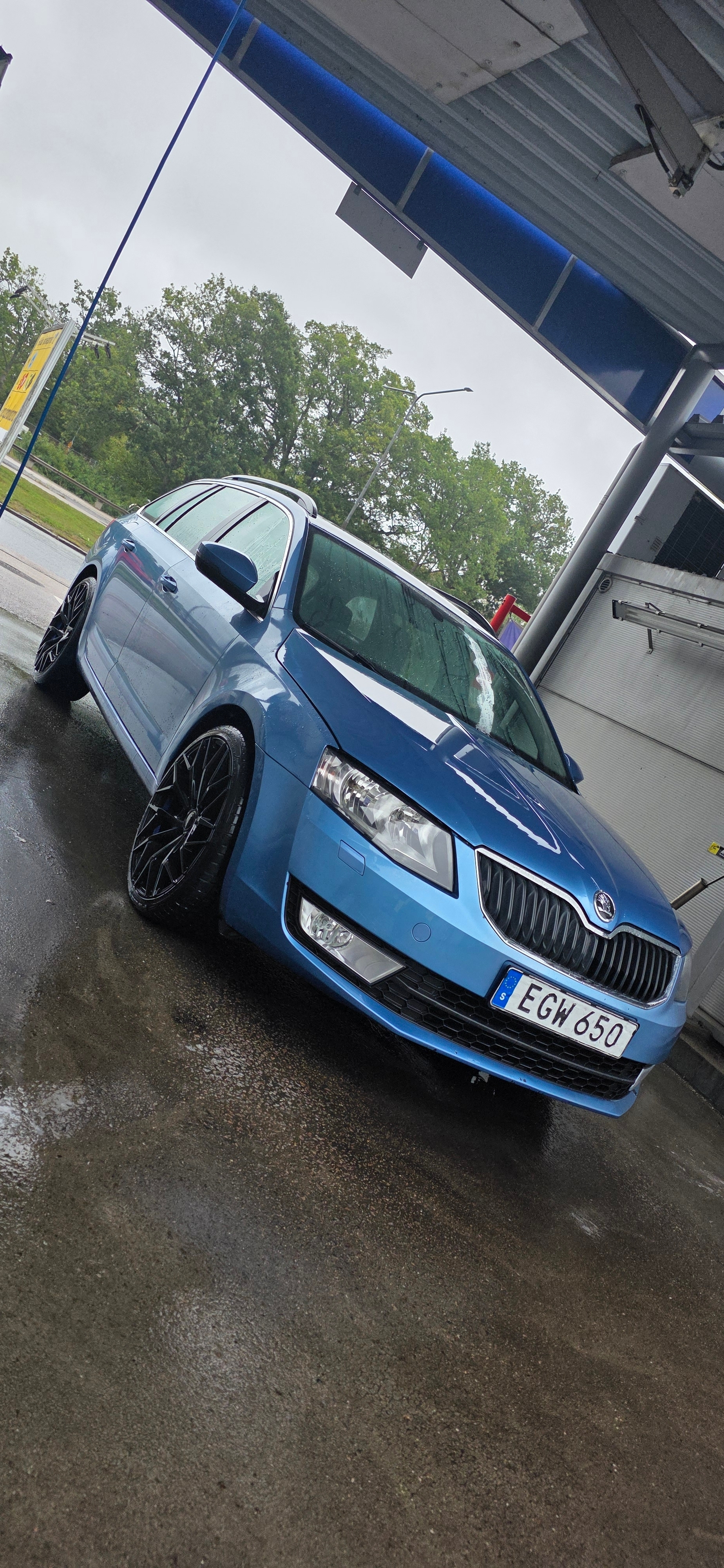 Skoda Octavia Kombi 1.6 TDI Manuell 2015, kuva 2/10