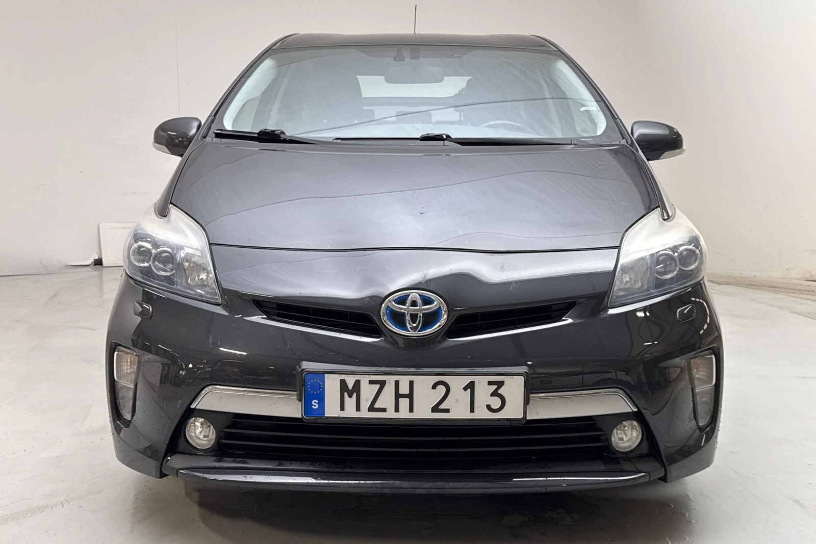 Toyota Prius Plug-in Hybrid 2012, kuva 4/10
