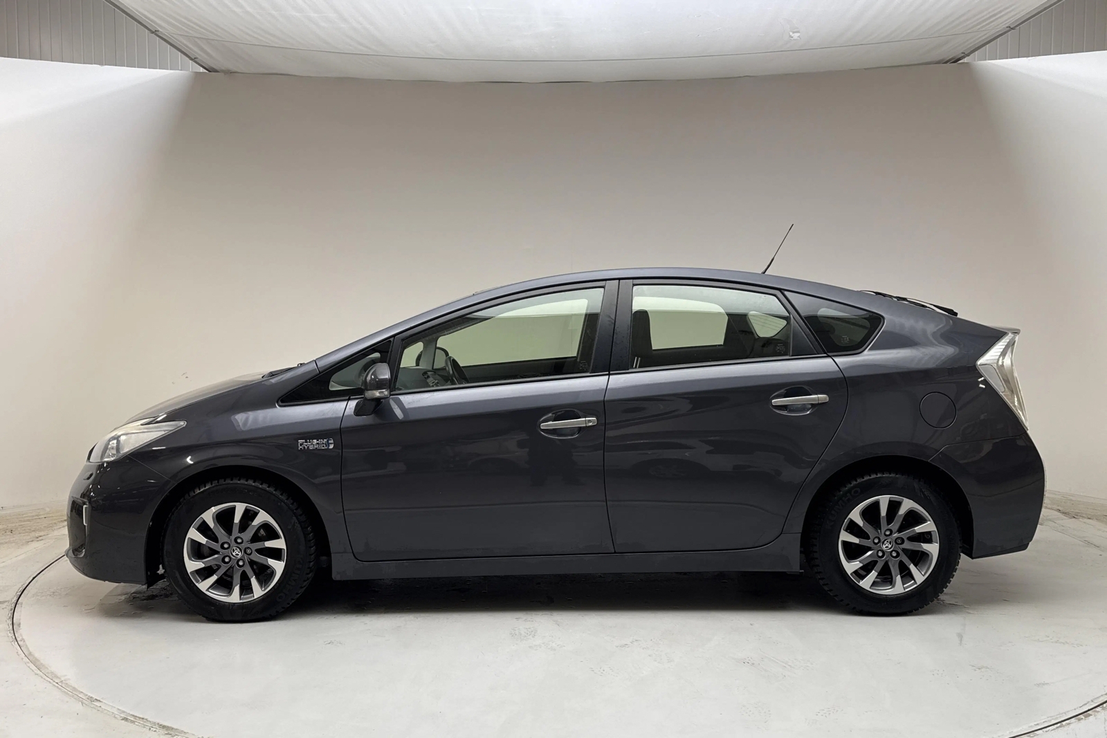 Toyota Prius Plug-in Hybrid 2012, kuva 2/10