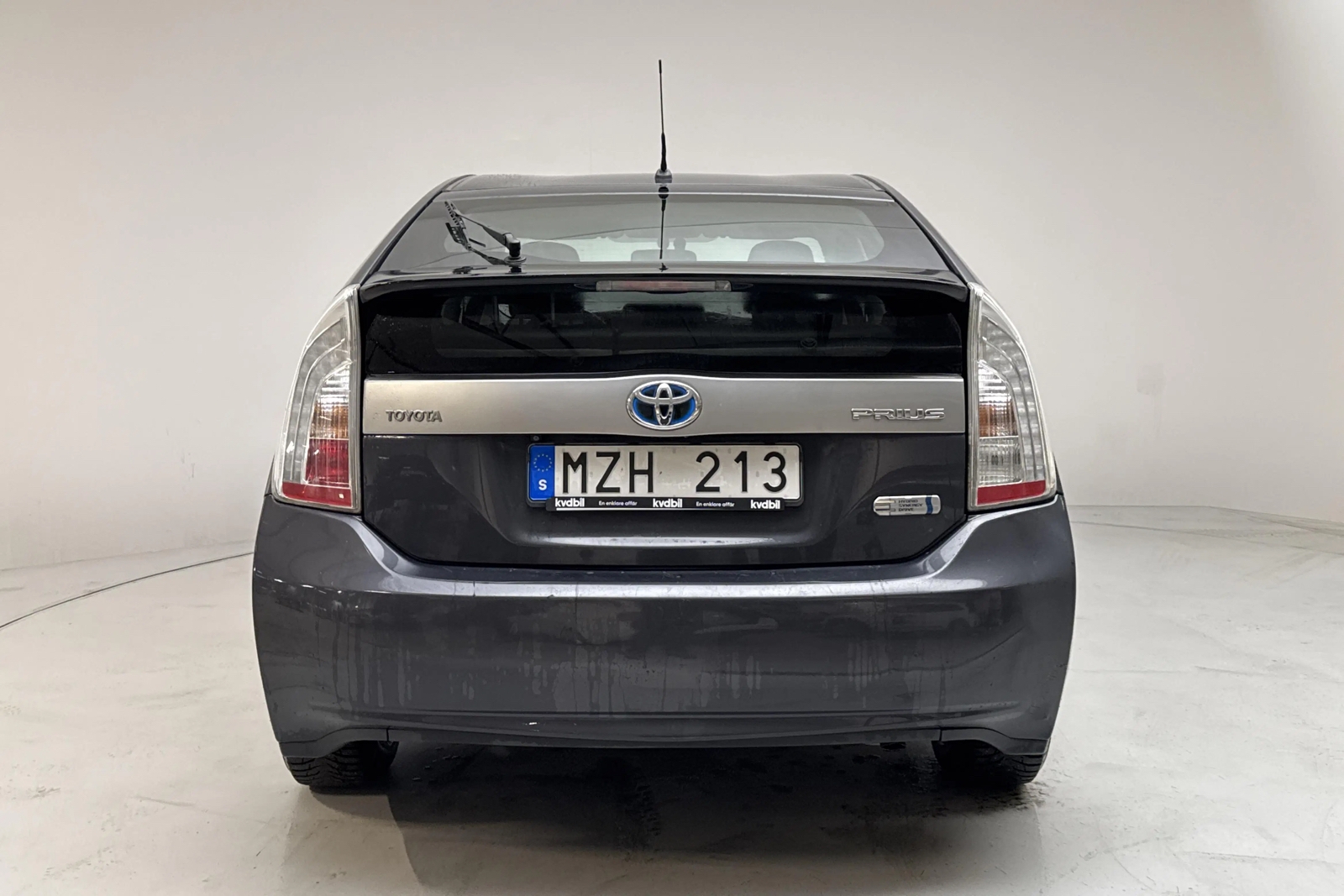 Toyota Prius Plug-in Hybrid 2012, kuva 5/10