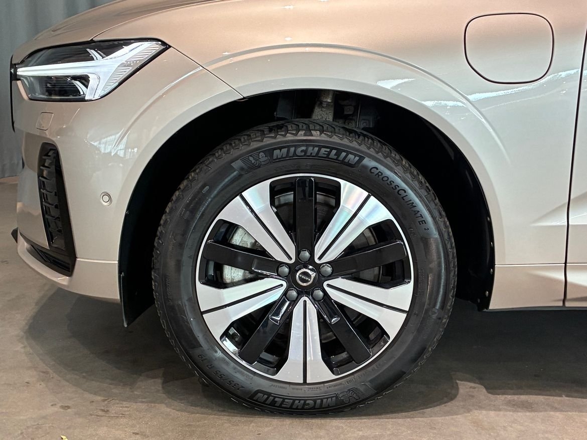 Volvo XC60 Recharge T6 Plus Dark 2024, photo 7/20