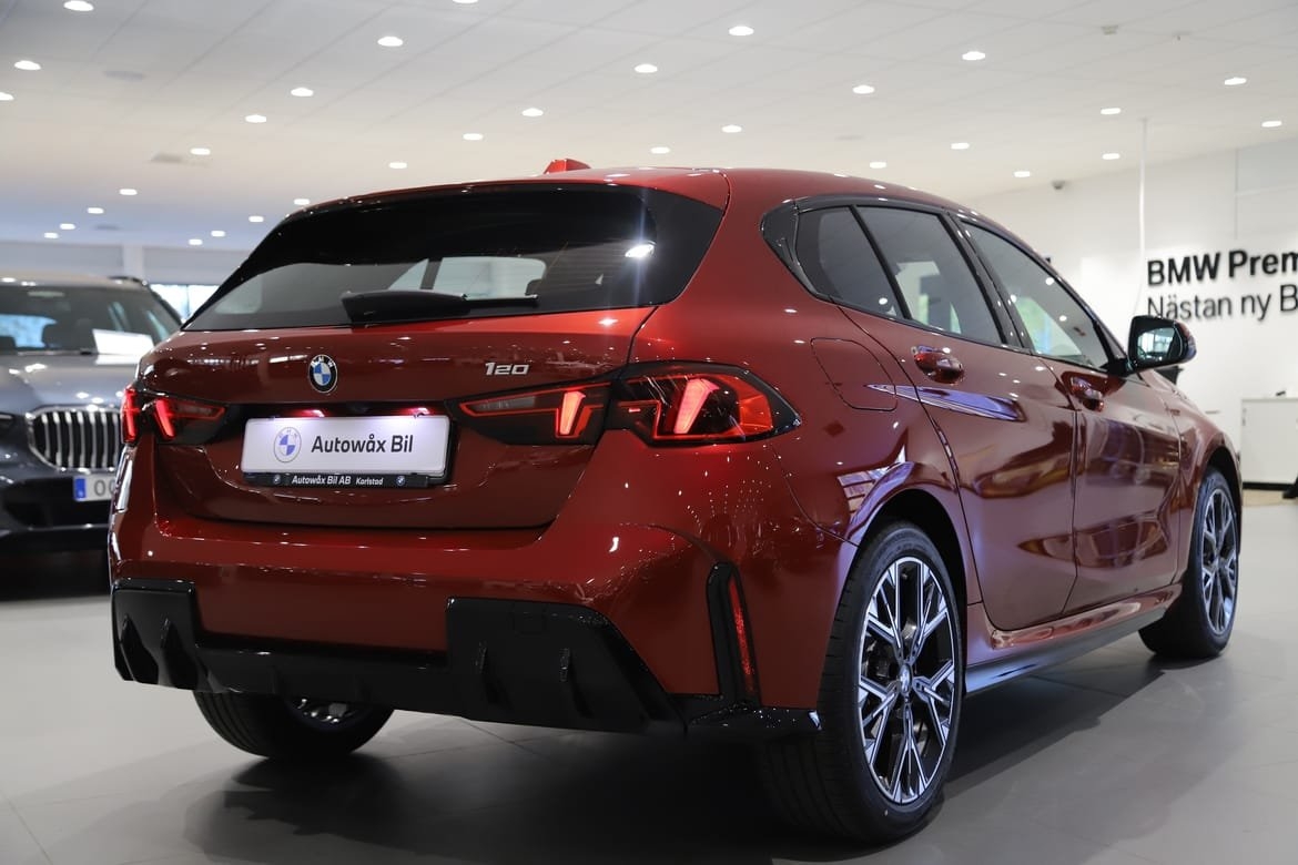 BMW 120 M Sport Exteriör 2026, bild 7/10