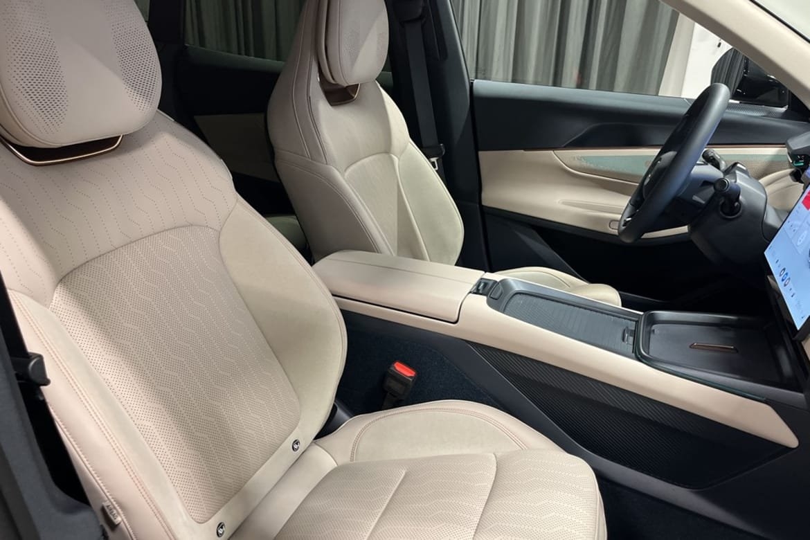 Lynk & Co 08 More PHEV (V-HJUL) 2025, bild 7/22