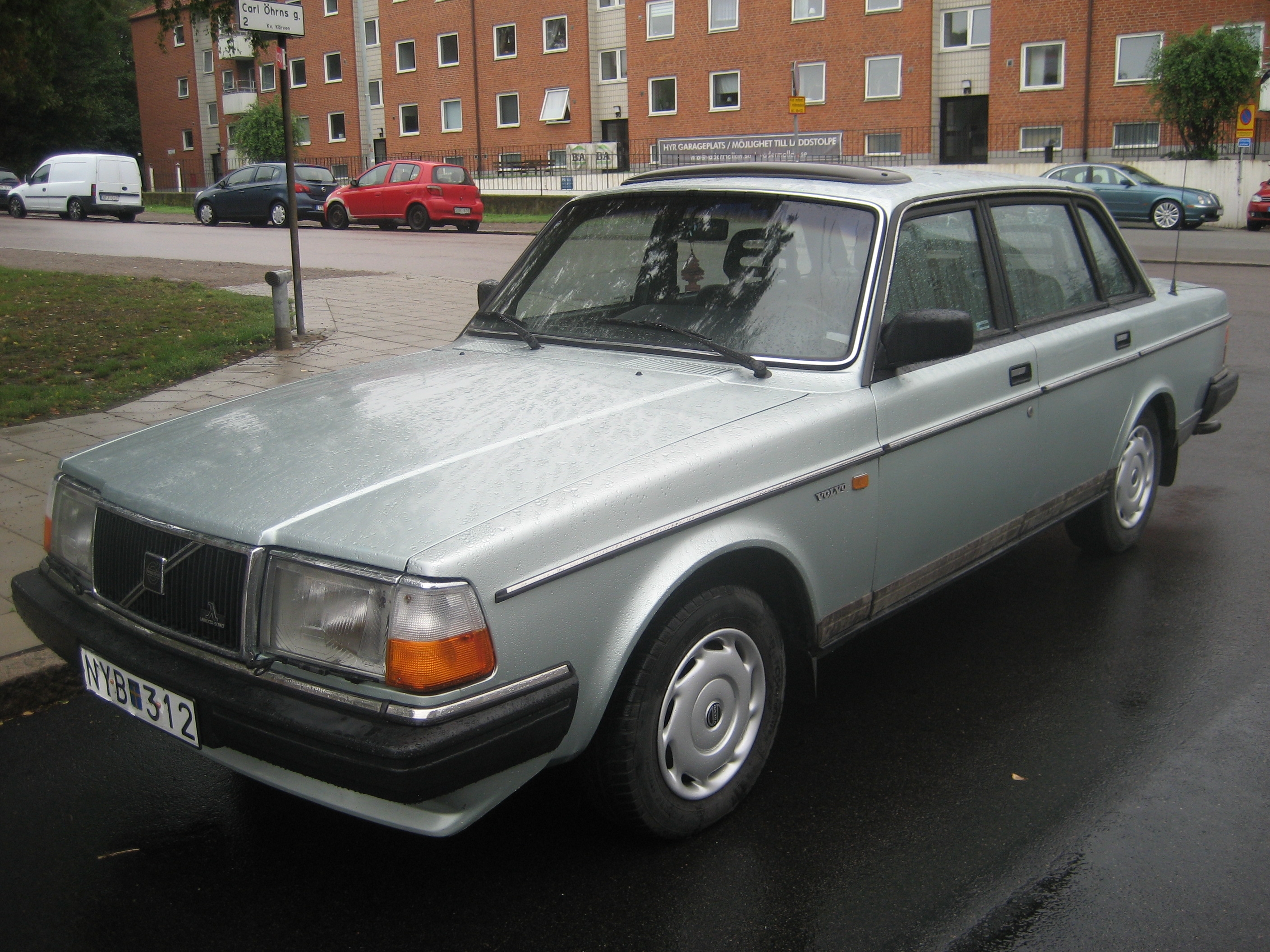 Volvo 240 2.3 Automatisk 1988, kuva 2/10