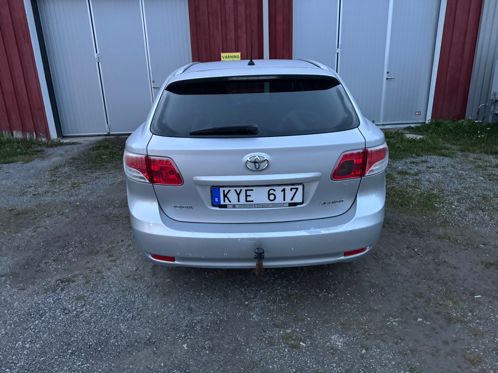 Toyota Avensis 2010, bild 2/5