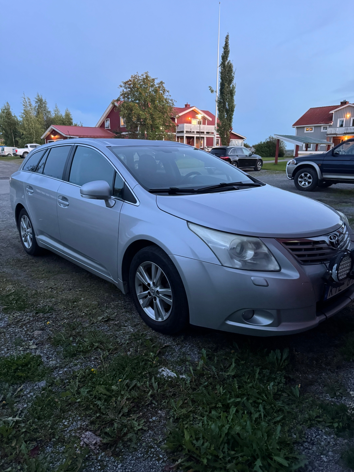 Toyota Avensis 2010, bild 4/5