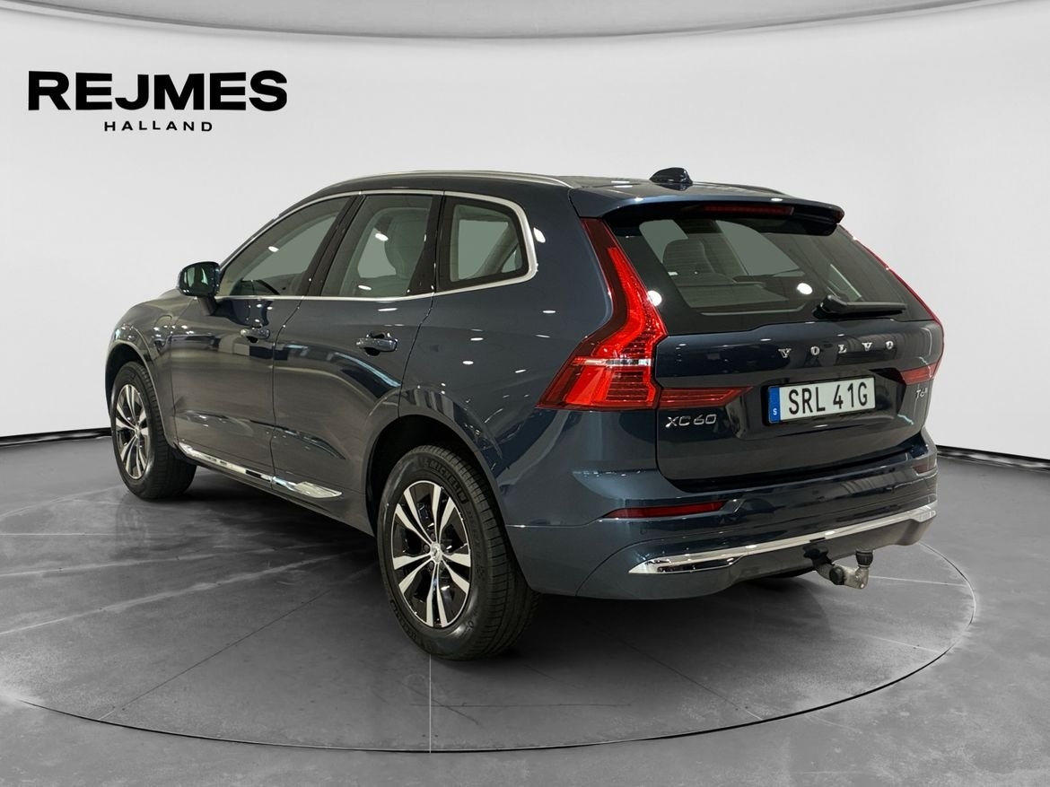 Volvo XC60 T6 Core Special Edition 2025, bild 2/16