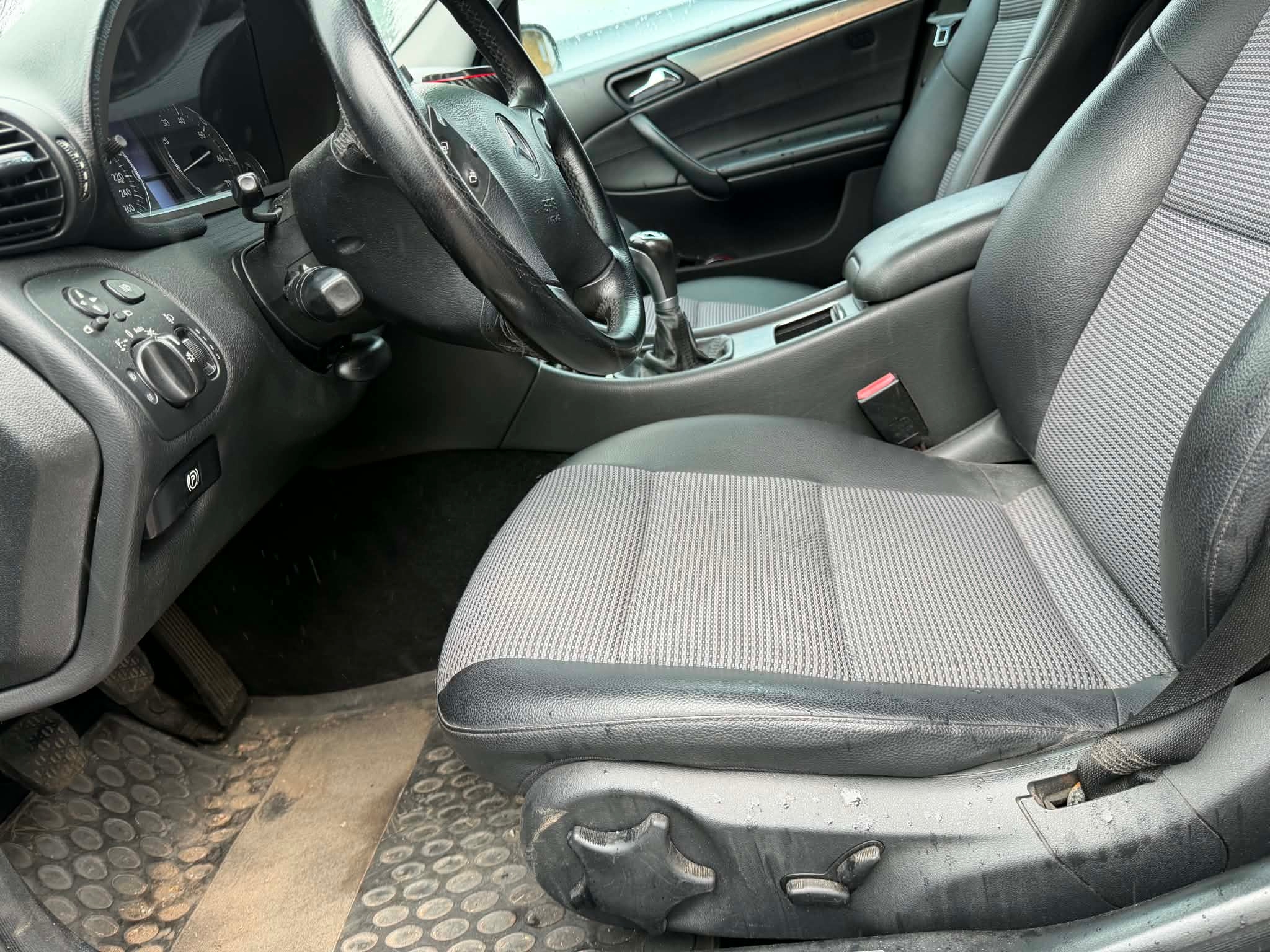 Mercedes-Benz C 180 T Kompressor Manuell 2007, bild 7/10