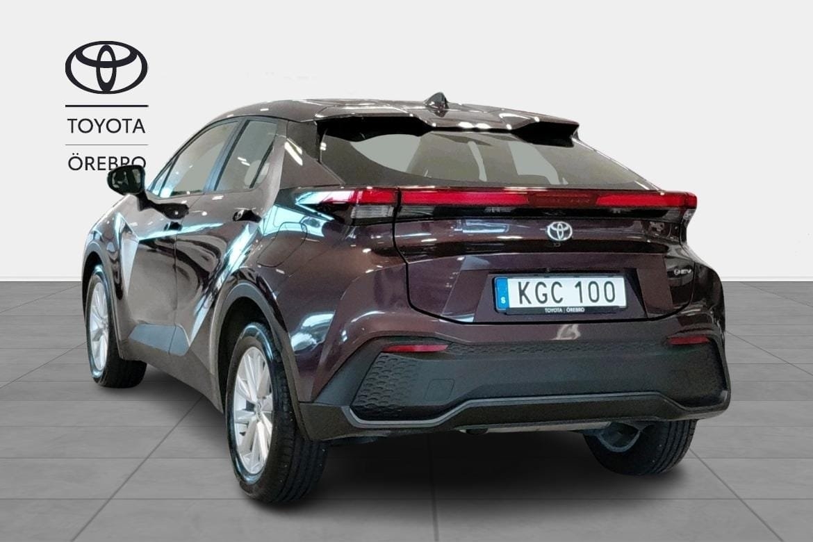 Toyota C-HR 1.8 Hybrid Active Vinterhjul 2024, bild 4/10