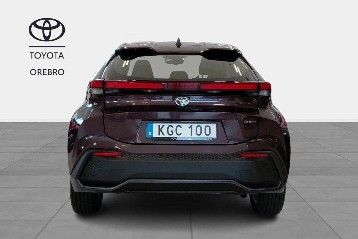 Toyota C-HR 1.8 Hybrid Active Vinterhjul 2024, bild 5/10