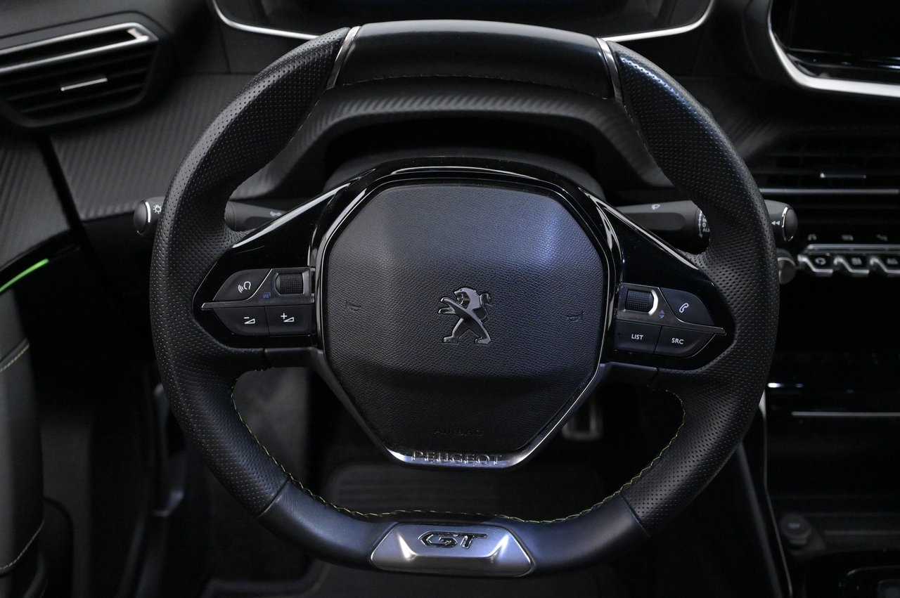 Peugeot e-2008 50 kWh GT 2023, bild 7/10