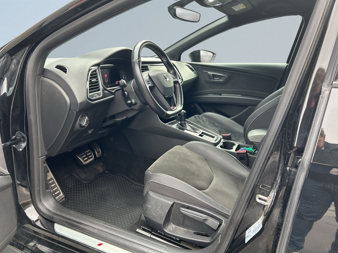 Seat Leon Cupra 2.0 TSI 4Drive 300hk 2019, bild 7/21