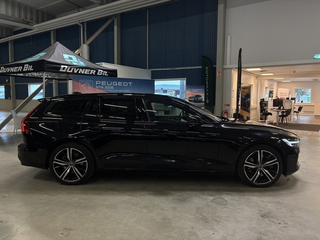 Volvo V60 2022, kuva 3/23