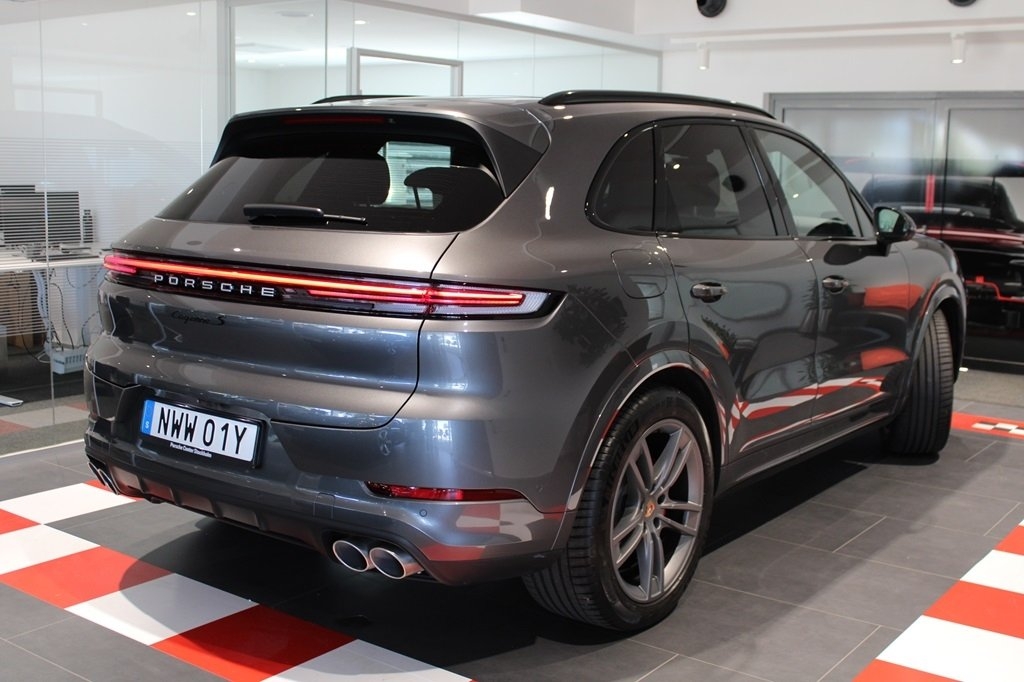 Porsche Cayenne S E-HYBRID 2025, photo 7/10