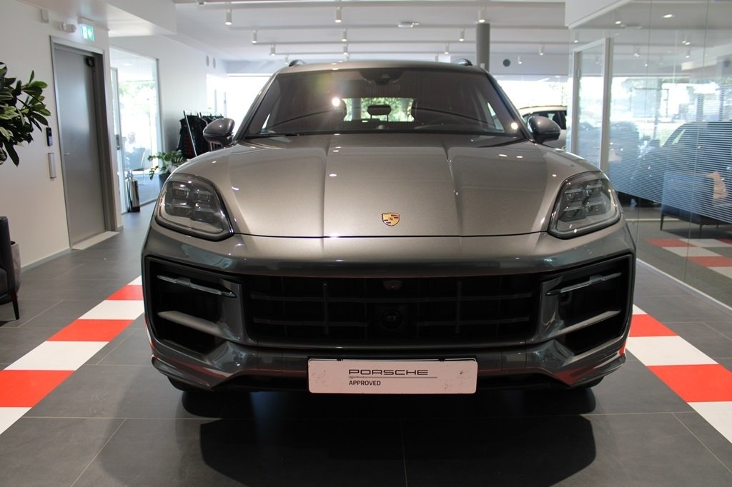 Porsche Cayenne S E-HYBRID 2025, photo 3/10