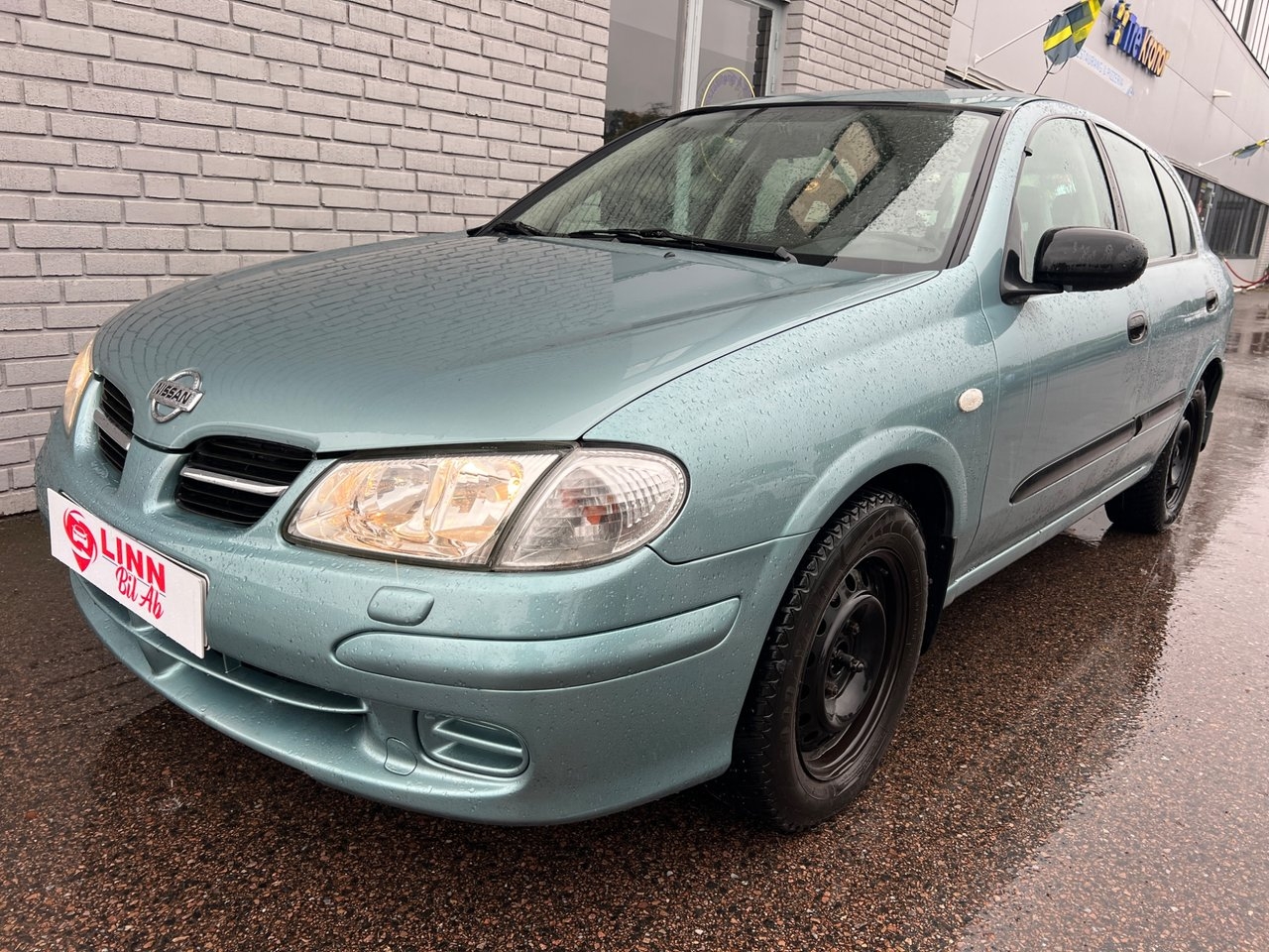 Nissan Almera