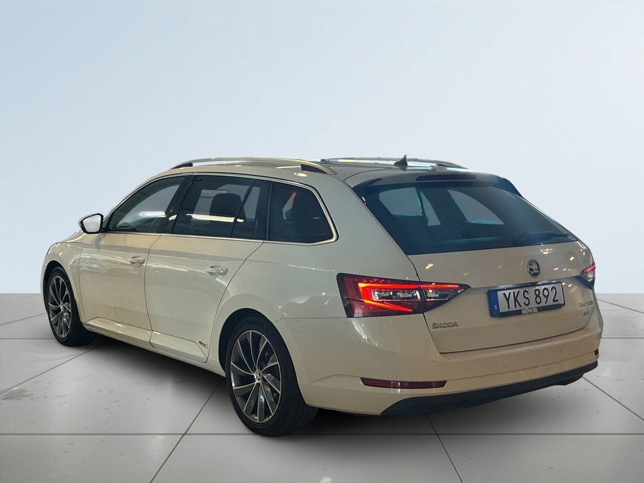 Skoda Superb 2017, bild 5/19