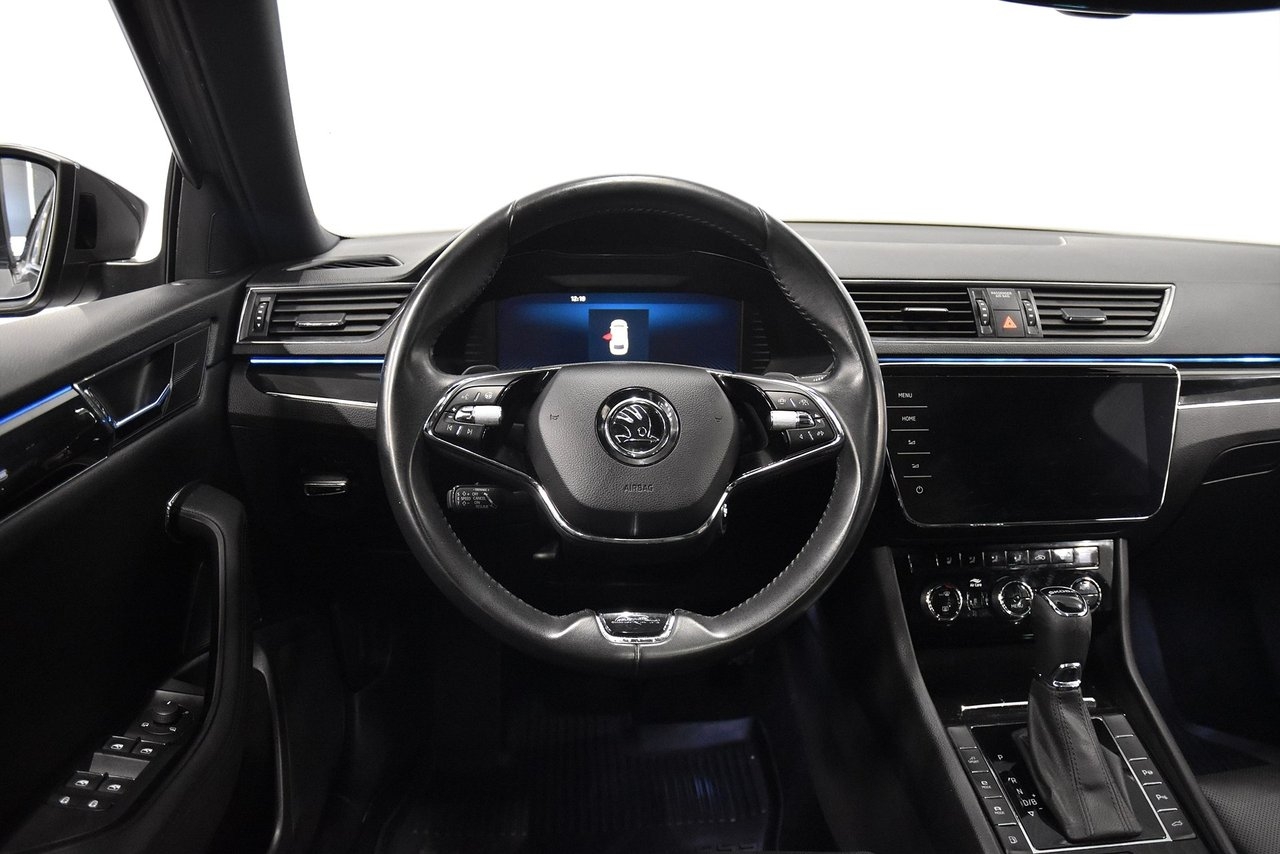 Skoda Superb 2023, bild 2/10
